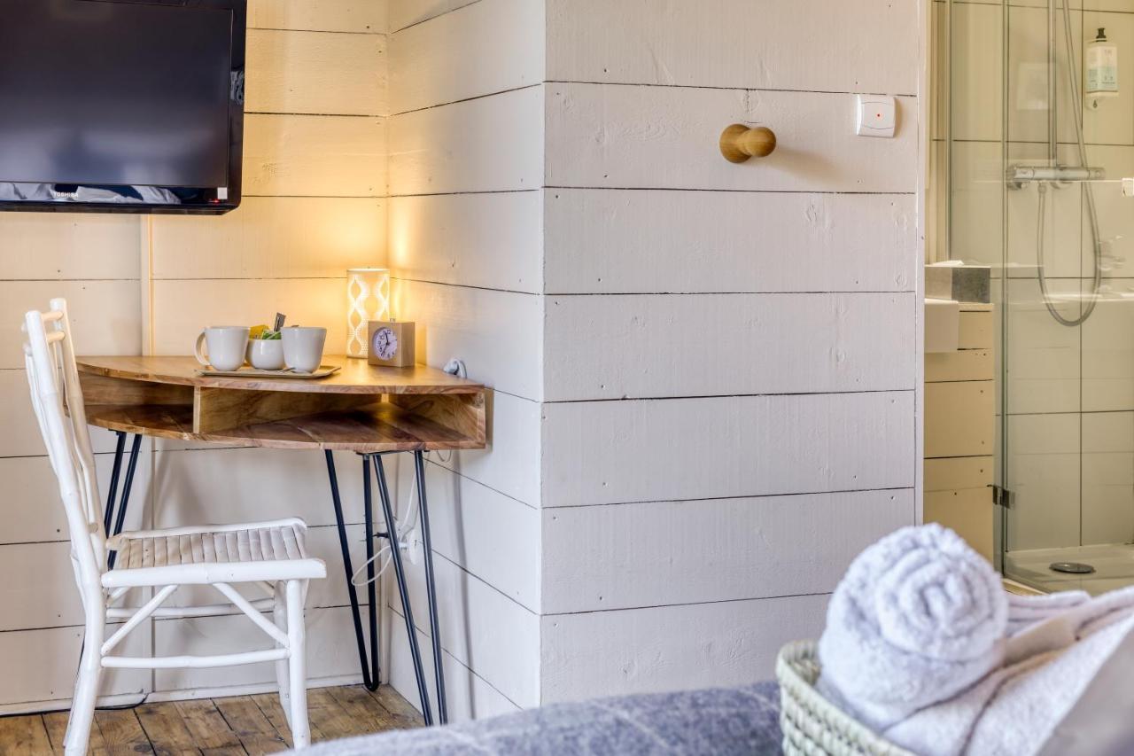 Chalet Hotel La Feline Blanche แซ็งต์-แฌร์เวส์-เลส์-แบ็งส์ ภายนอก รูปภาพ