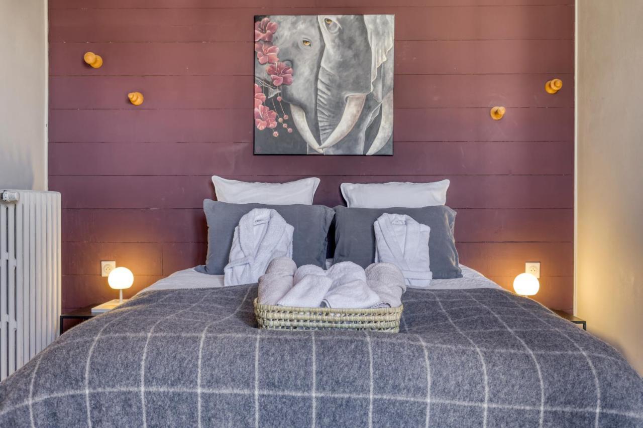 Chalet Hotel La Feline Blanche แซ็งต์-แฌร์เวส์-เลส์-แบ็งส์ ภายนอก รูปภาพ