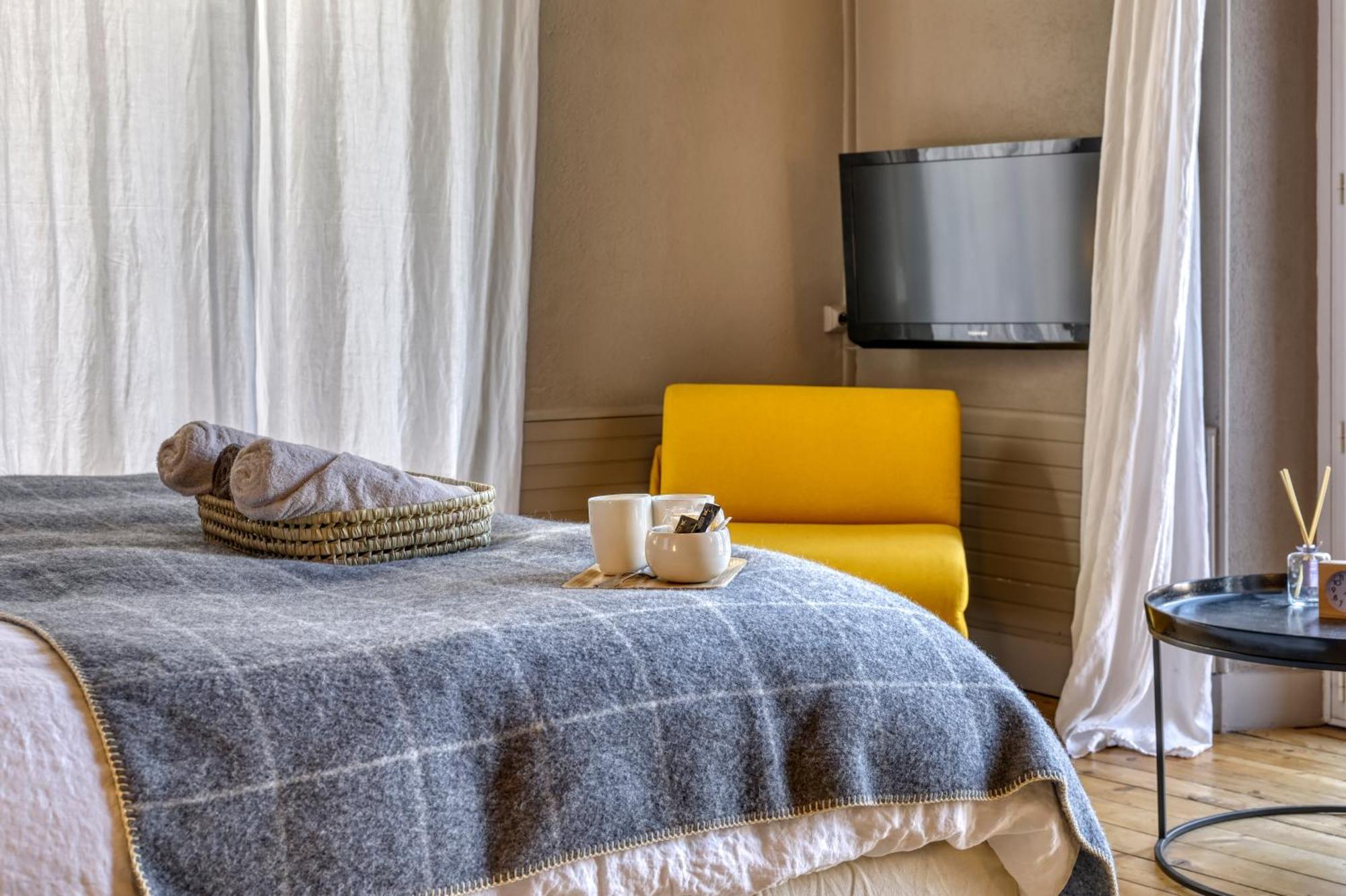 Chalet Hotel La Feline Blanche แซ็งต์-แฌร์เวส์-เลส์-แบ็งส์ ภายนอก รูปภาพ