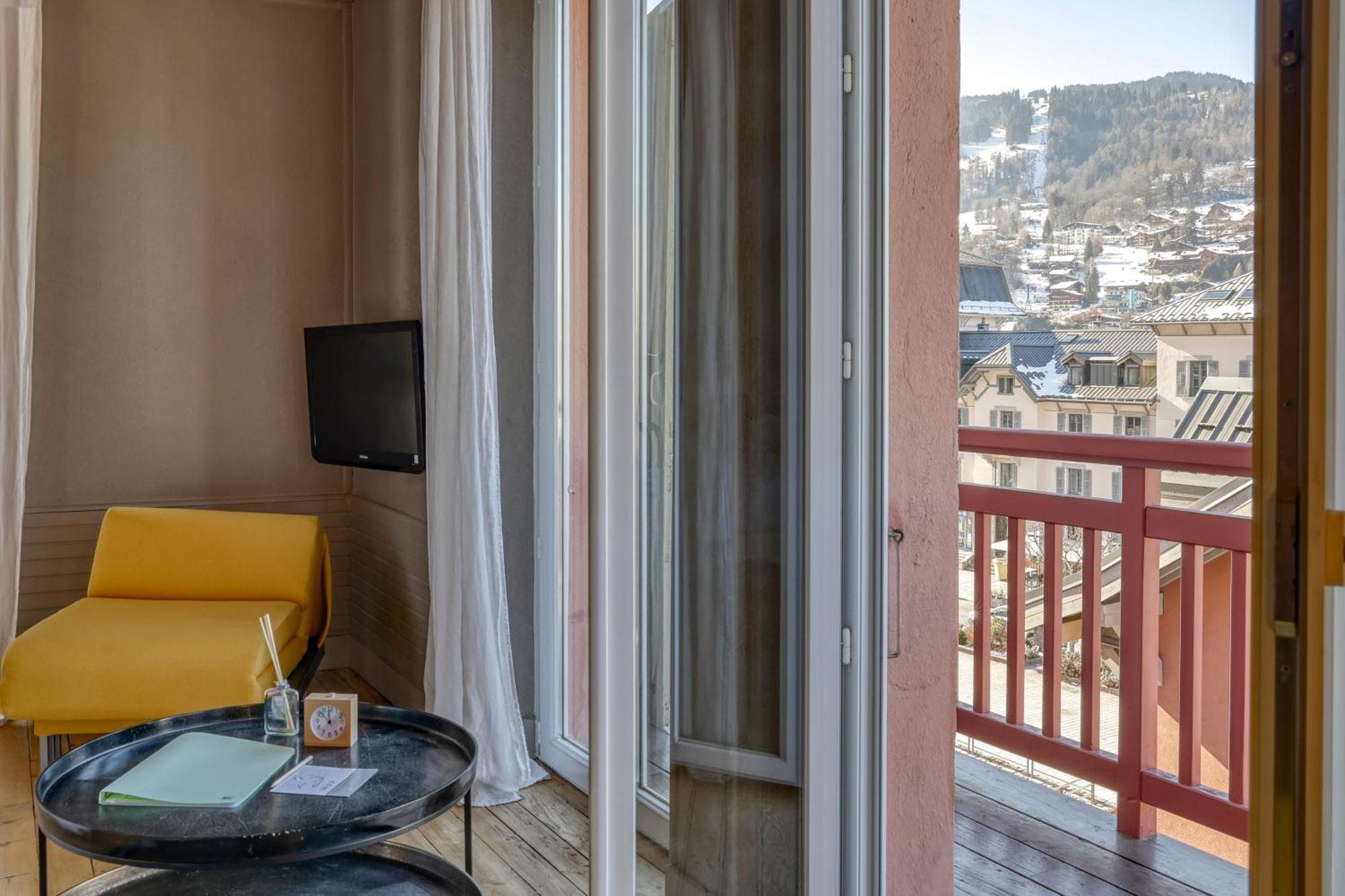 Chalet Hotel La Feline Blanche แซ็งต์-แฌร์เวส์-เลส์-แบ็งส์ ภายนอก รูปภาพ