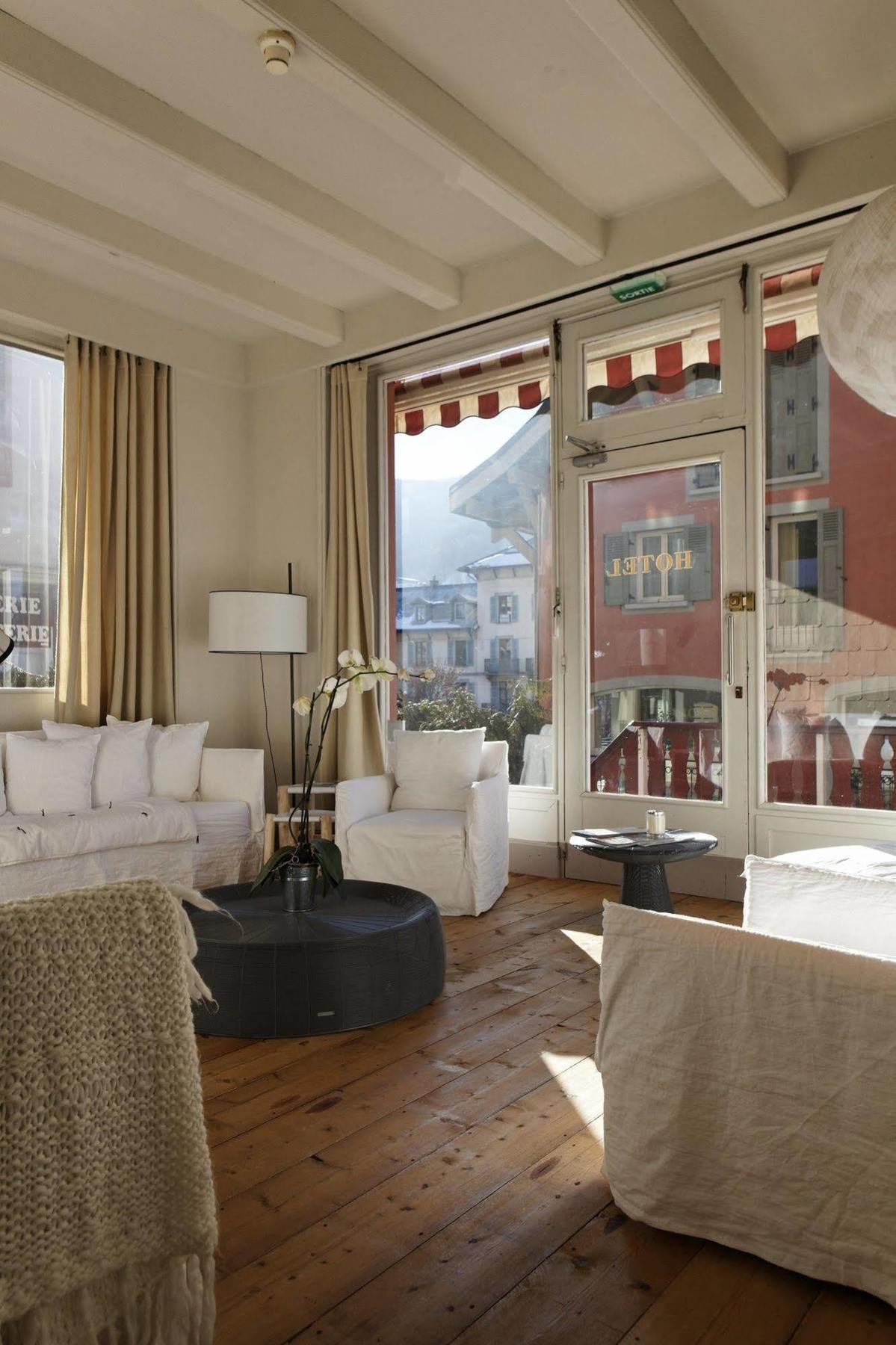Chalet Hotel La Feline Blanche แซ็งต์-แฌร์เวส์-เลส์-แบ็งส์ ภายนอก รูปภาพ