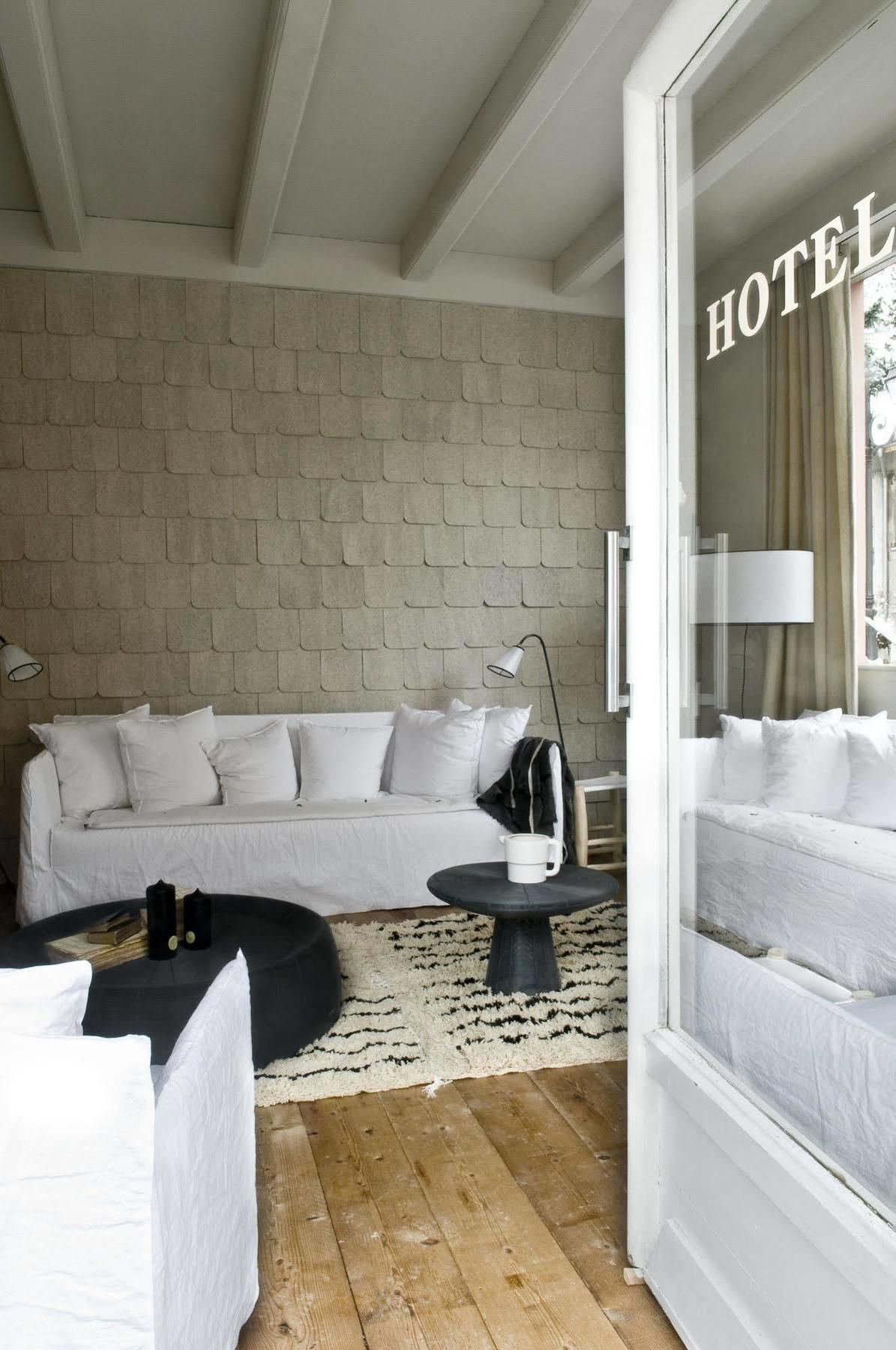 Chalet Hotel La Feline Blanche แซ็งต์-แฌร์เวส์-เลส์-แบ็งส์ ภายนอก รูปภาพ