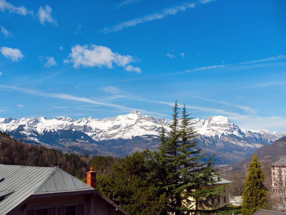 Chalet Hotel La Feline Blanche แซ็งต์-แฌร์เวส์-เลส์-แบ็งส์ ภายนอก รูปภาพ